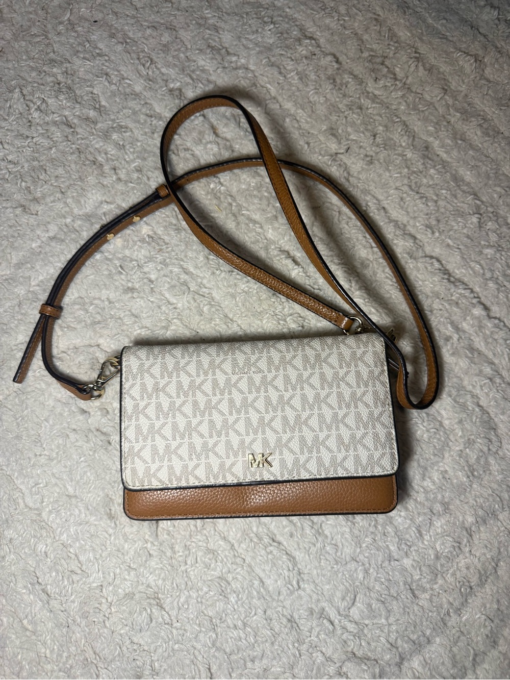 Michael Kors Signature MK Crossbody in Vanilla and Acorn
